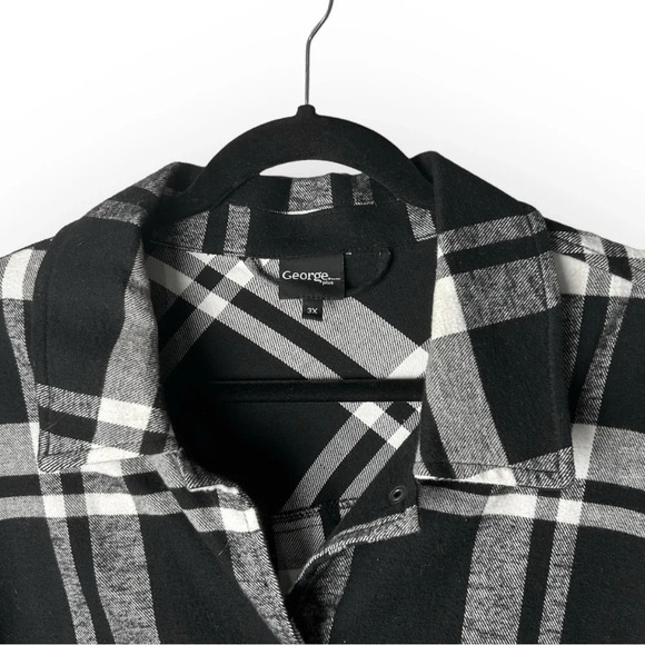 George Black and White Plaid Shacket 3x - Picture 3 of 5